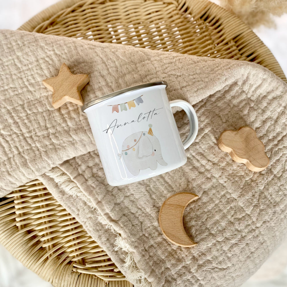 Personalisierte Kindertasse aus Emaille mit Elefant