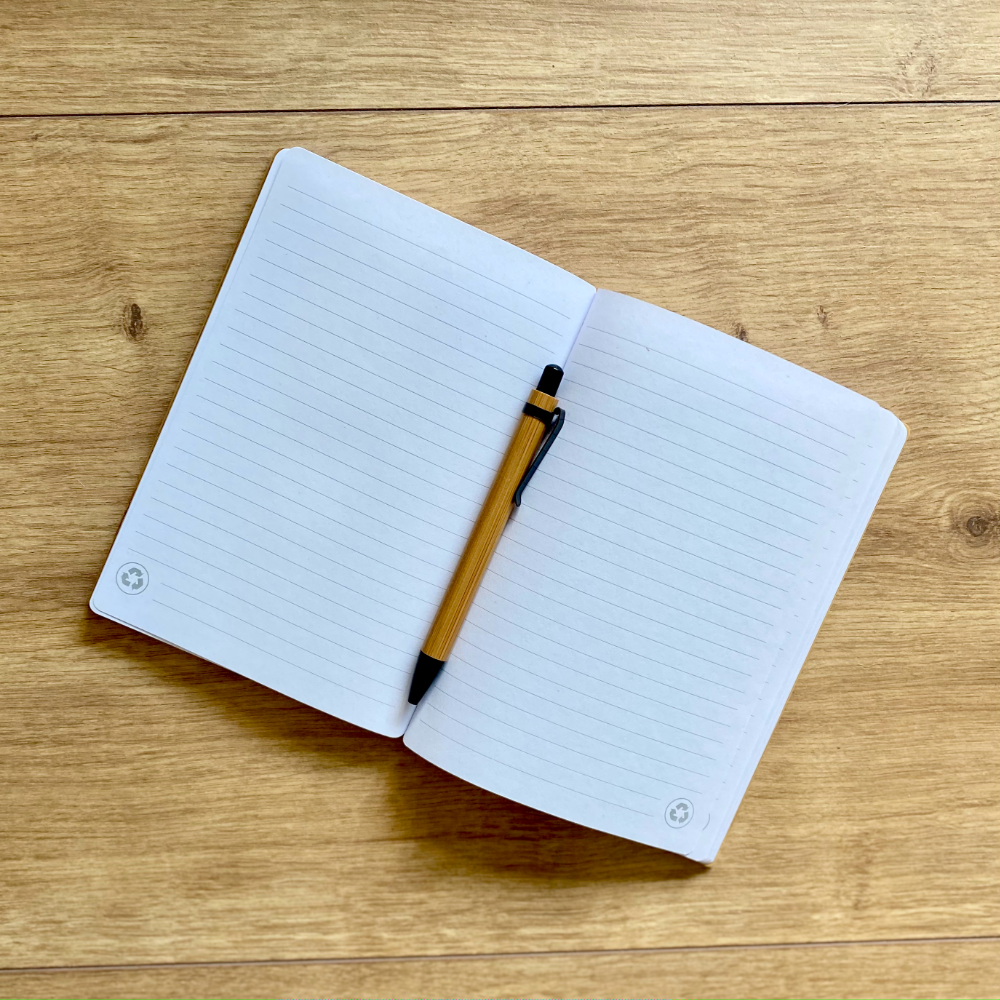 Notizbuch "Boho Tiere" mit Namen für Kinder | Personalisiertes Buch aus Bambus mit Kugelschreiber