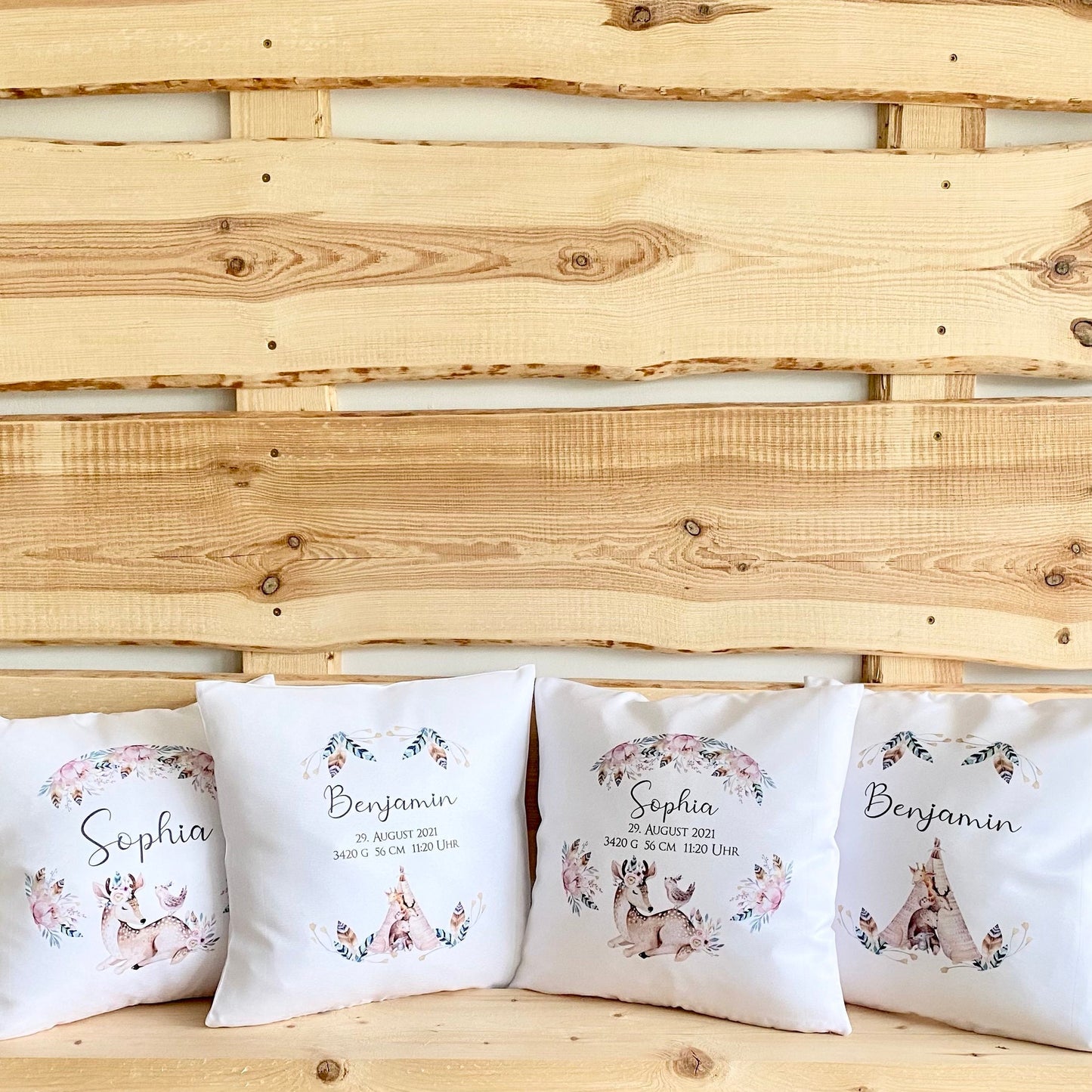 Boho Kissengeschenk für Kinder | Personalisiertes Kissen mit Motiv Reh | Besondere Geschenkidee für Babys u. Kinder zur Geburt u. Taufe | Perfekte Deko für das Kinderzimmer | 4 Motivvarianten zur Auswahl
