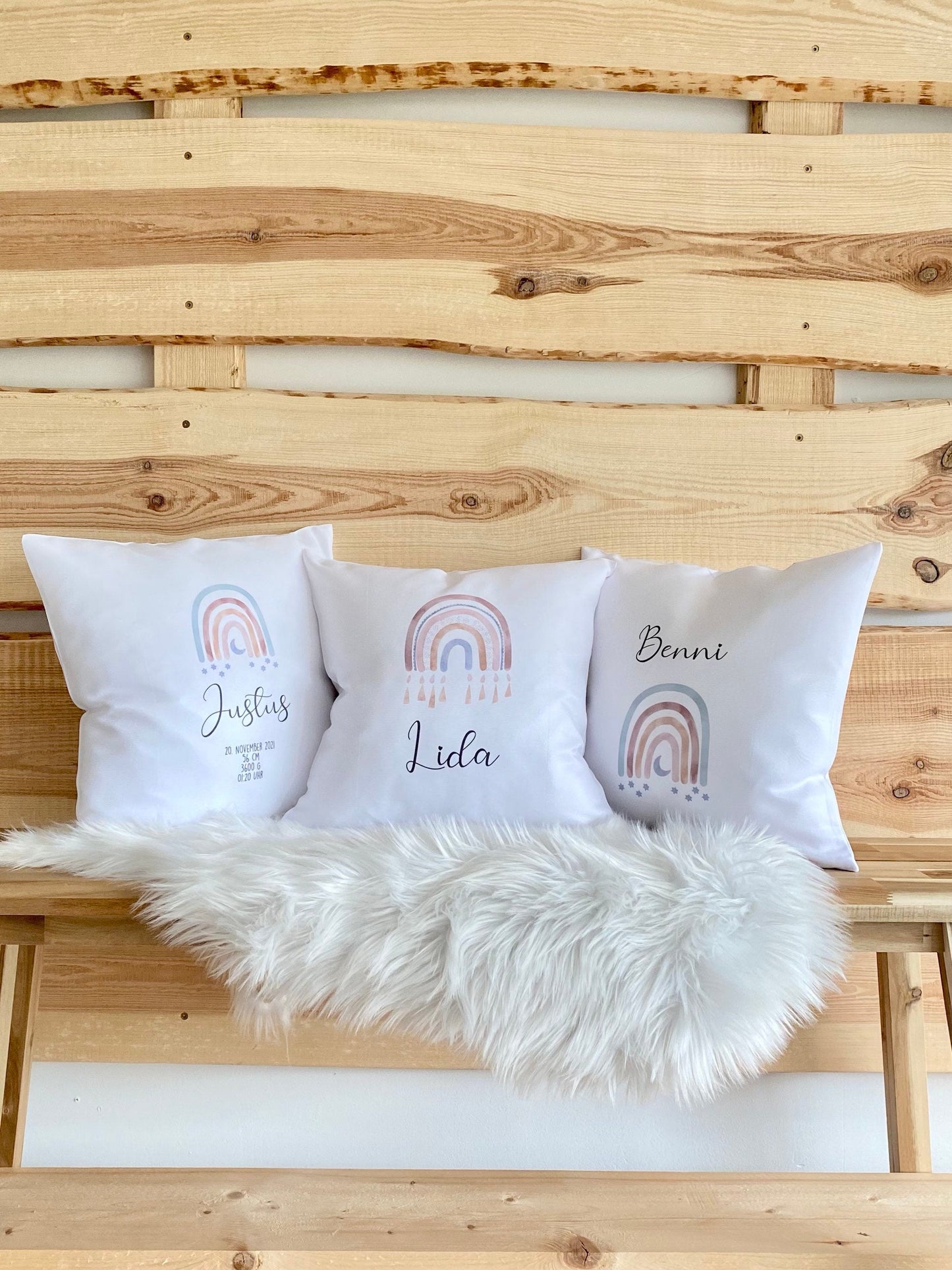 Personalisiertes Kissen für Babys und Kinder | Babykissen “Regenbogen" mit den Geburtsdaten für Jungen u. Mädchen | persönliches Geschenk zur Taufe und Geburt | 5 Motivvarianten zur Auswahl
