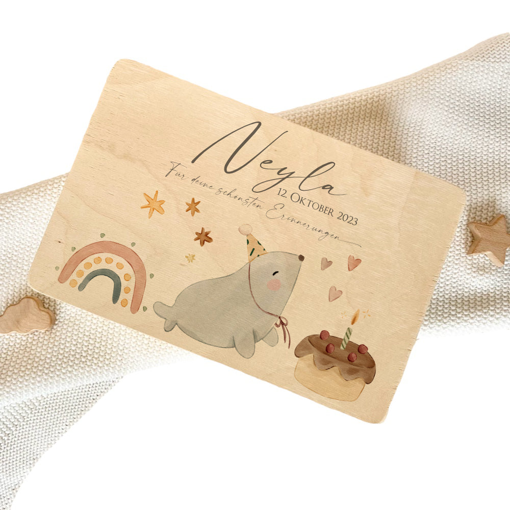 Personalisierte Holz Erinnerungsbox mit Motiv "Seerobbe"