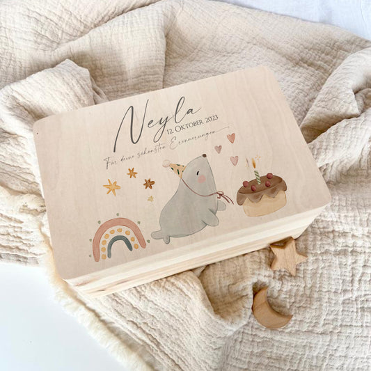 Personalisierte Holz Erinnerungsbox mit Motiv "Seerobbe"