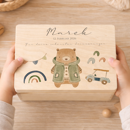 Personalisierte Holzkiste mit Name – Erinnerungskiste für Jungen mit Auto Motiv – Geschenk zur Geburt oder Taufe – 2 Größen