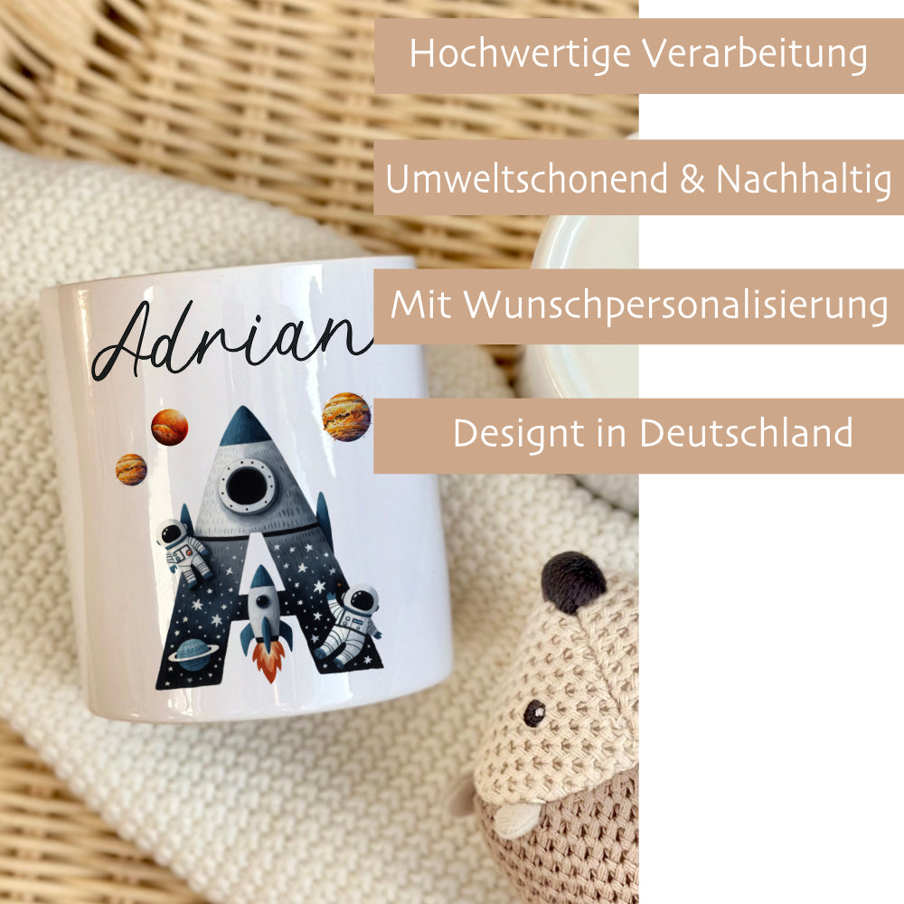 Personalisierte Spardose mit Buchstaben und Rakete für Jungen als Geschenk