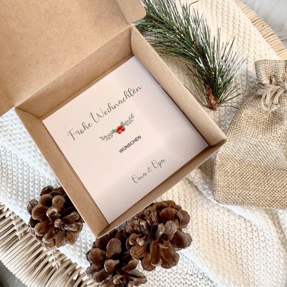 Geschenkschachtel als Weihnachtsgeschenk mit Namen für Kinder
