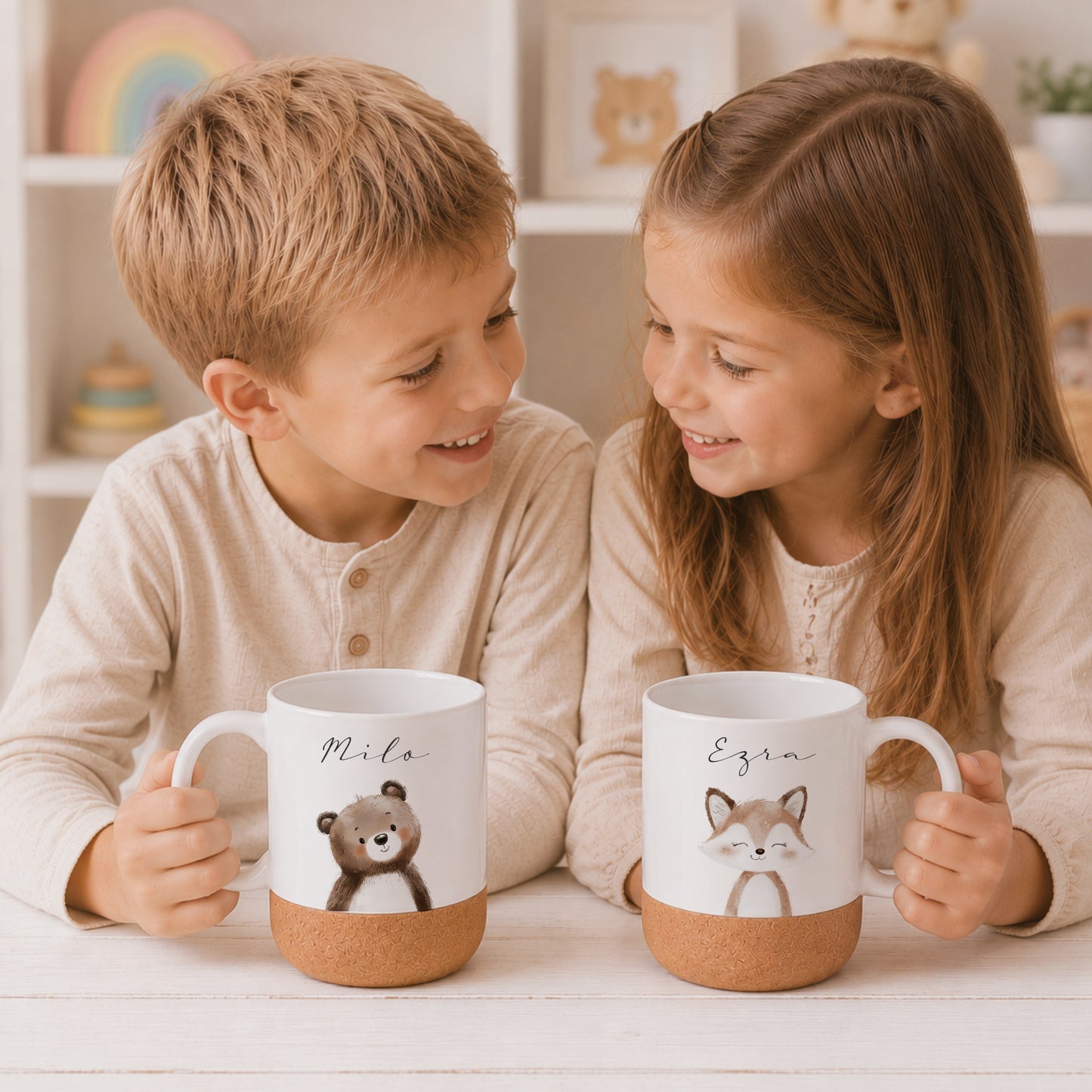 Personalisierte Kindertasse mit Name – Keramiktasse mit Korkboden & Deckel | 12 Tiermotive