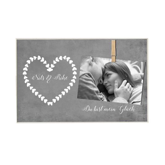 Bild aus Holz "Du bist mein Glück" | Personalisiertes Holzbild mit den Namen des Paares | Fotogeschenk mit Holzklammer zum individuellen Befestigen eines Fotos