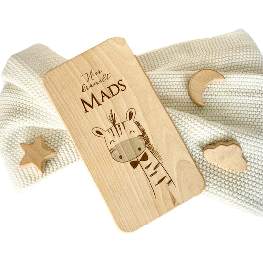 Frühstücksbrett aus Holz "Giraffe" mit Wunschnamen personalisiert