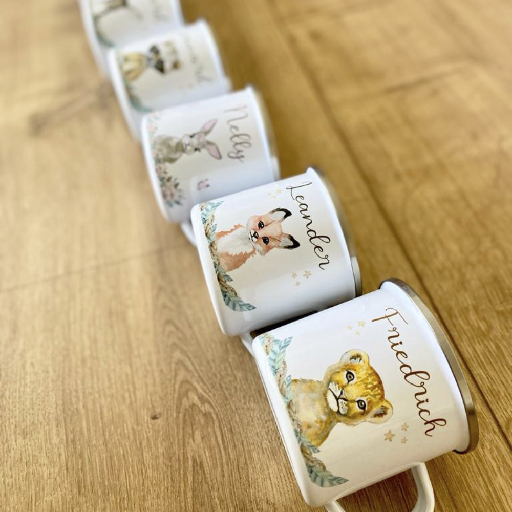 Kindertasse Schaf mit Namen des Kindes | Trinkbecher aus Emaille für Mädchen u. Jungen I Personalisierte Tasse als tolles Geschenk  | 4 Motivvarianten zur Auswahl