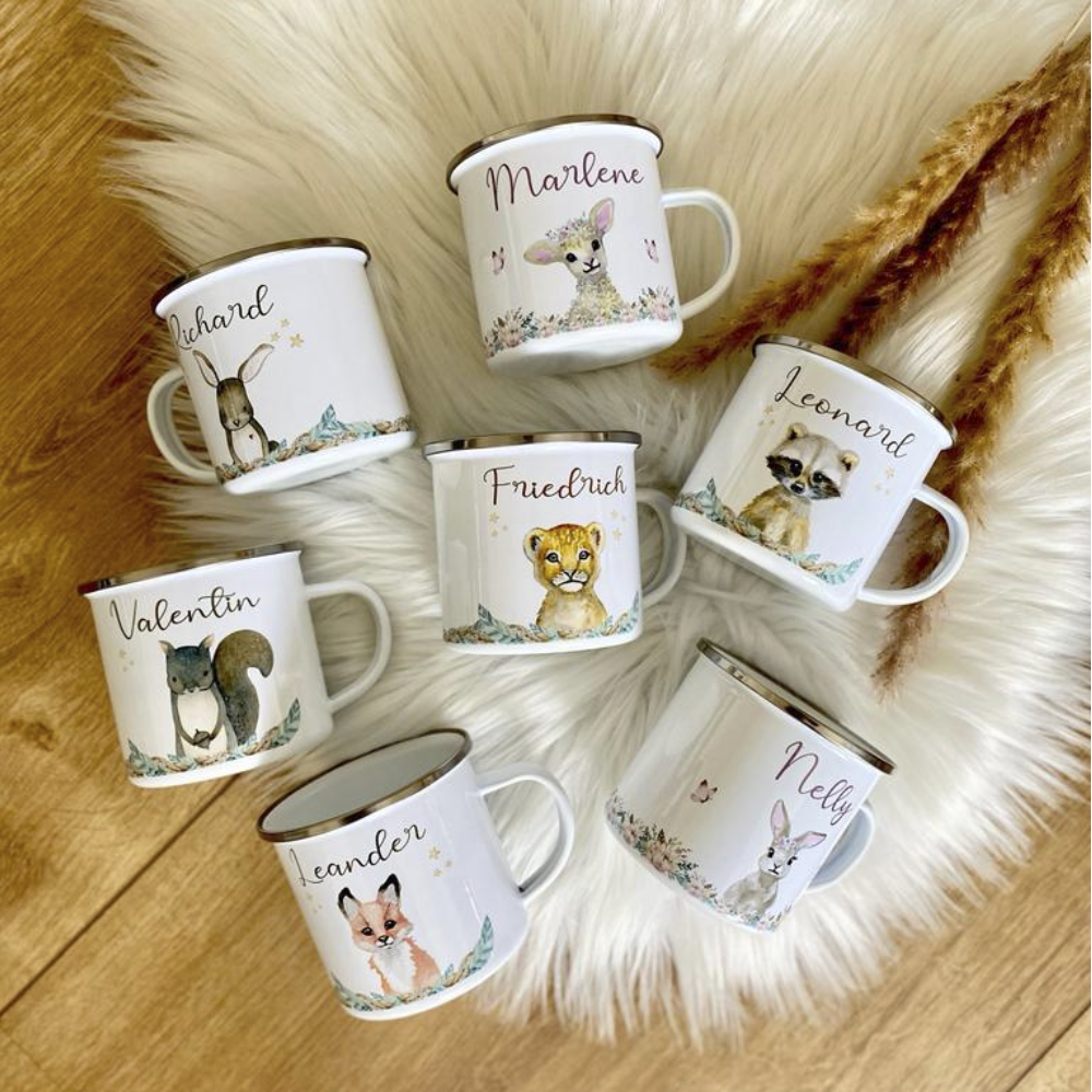 Kindertasse Schaf mit Namen des Kindes | Trinkbecher aus Emaille für Mädchen u. Jungen I Personalisierte Tasse als tolles Geschenk  | 4 Motivvarianten zur Auswahl