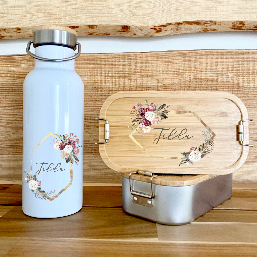 Trinkflasche mit Blumenkranz u. Namen im Boho Stil| Personalisiertes Geschenk | 500 ml Isolierflasche aus  Edelstahl mit Bambusdeckel |  Als Set verfügbar mit Brotdose