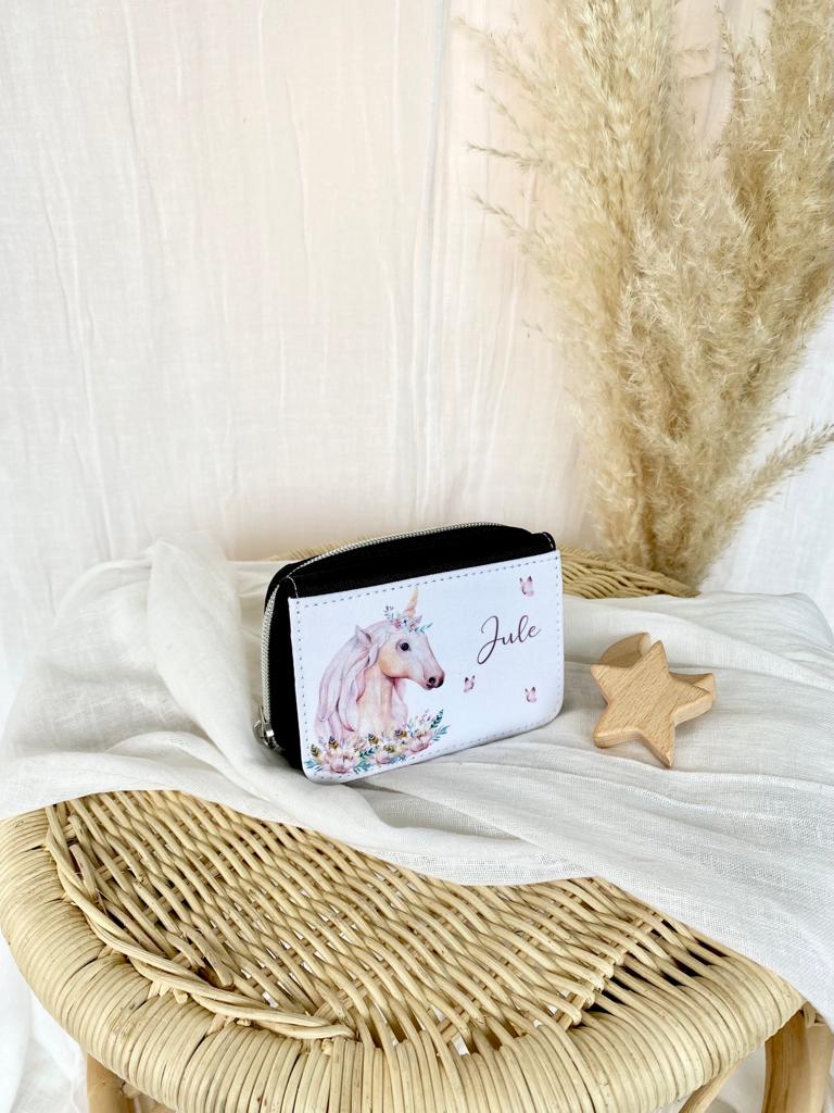 Geldbeutel für Kinder mit Tiermotiv u. Name | Kinderportemonnaie mit Wunschname u. Tierbaby | 4 Motivvarianten zur Auswahl | Eichhörnchen, Waschbär, Reh, Einhorn