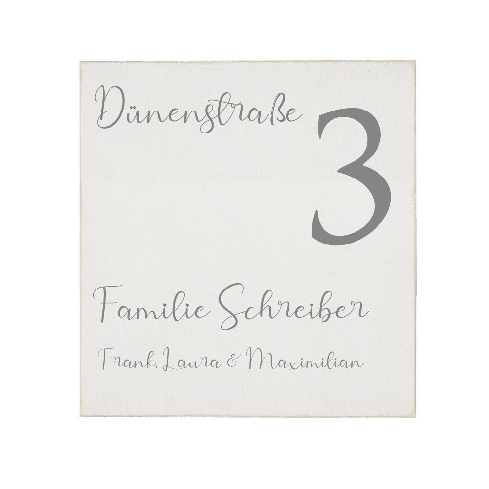 Personalisierte Hausnummer aus Holz mit dem Straßennamen, der Hausnummer, dem Familiennamen und den Vornamen | Perfekte Geschenkidee für Familien zum Hausbau, Richtfest und Umzug | 4 Motivvarianten zur Auswahl