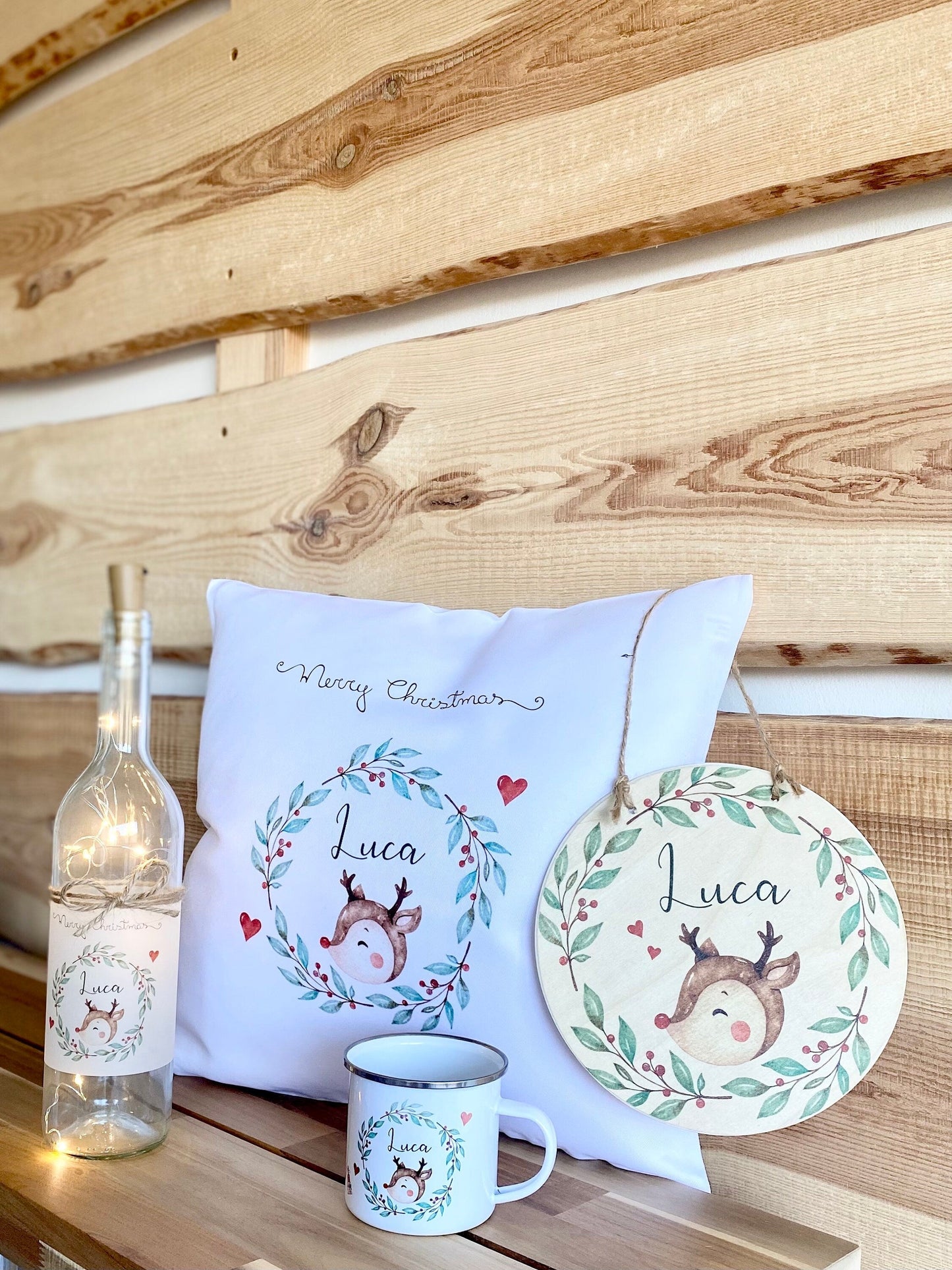 Weihnachtliches Namensschild für Kinder mit einem Rentier | Personalisiertes Holzschild für Mädchen u. Jungen zu Weihnachten | Tolle Weihnachtsdekoration für das Kinderzimmer